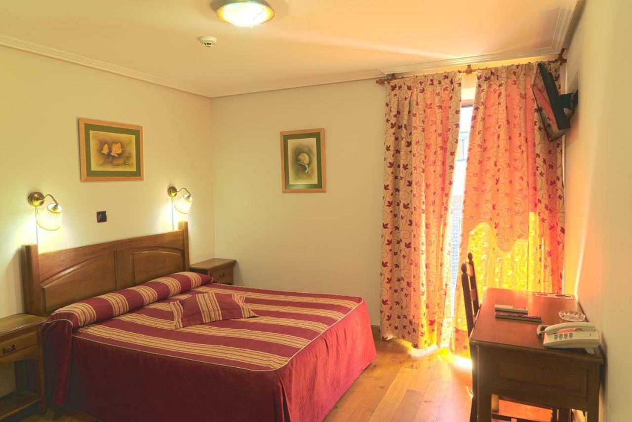 Hotel Jacobeo Belorado Eksteriør bilde